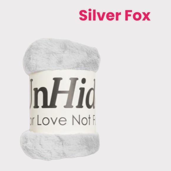 NEW UnHide L’il Marshmallow Plush Blanket in Silver Fox - Picture 2 of 7